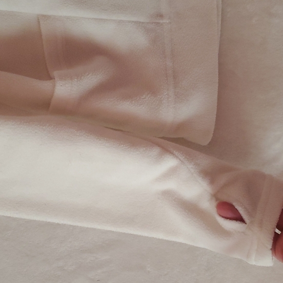 💜 3/$10 All in motion fleece hoodie - Picture 2 of 7